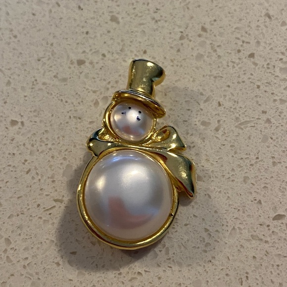 Adorable snowman white with gold trimming 1 5/8 x 1”  pin in back 1/4 - Picture 2 of 11